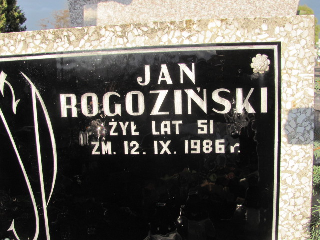 Grób Jan Rogoziński